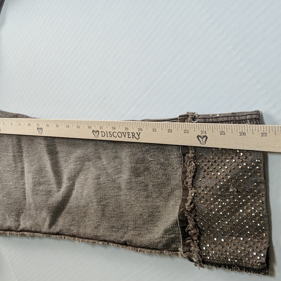 DG2 by Diane Gilman light brown studded cropped jeans. Sz 8 - Picture 10 of 12